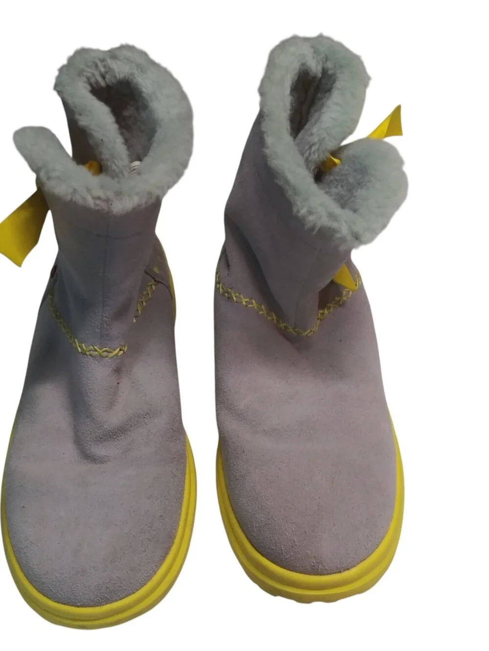 UGG Women's Knotty Moonstone Hearts Suede Gray Yellow Bow Boot Size 9